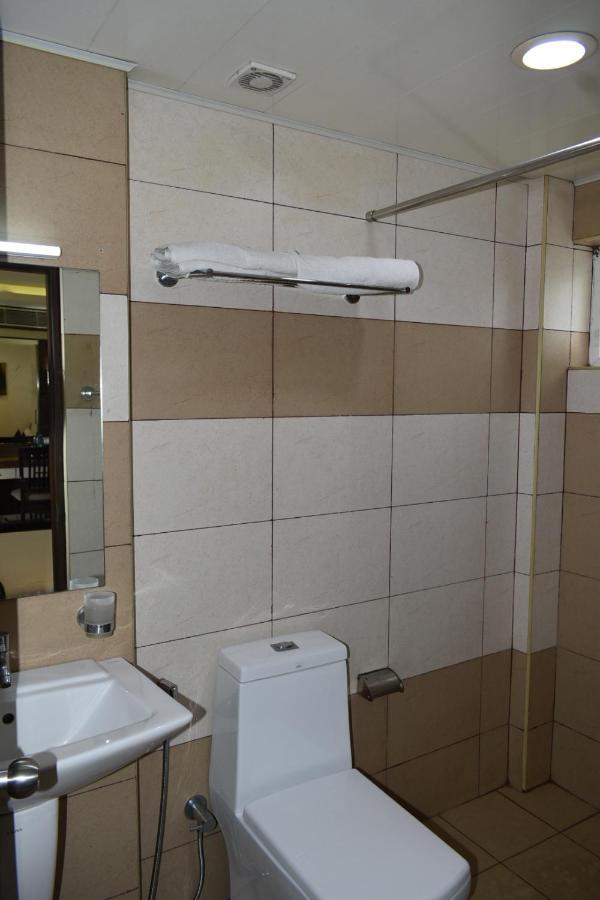 Hotel South Regency, Ernakulam Kochi Buitenkant foto