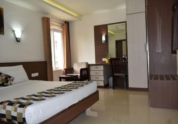 Hotel South Regency, Ernakulam Kochi Buitenkant foto
