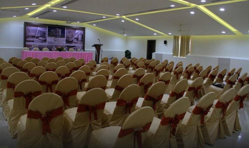 Hotel South Regency, Ernakulam Kochi Buitenkant foto
