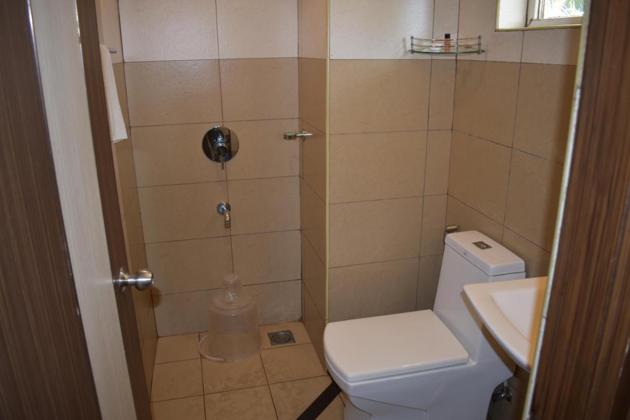 Hotel South Regency, Ernakulam Kochi Buitenkant foto